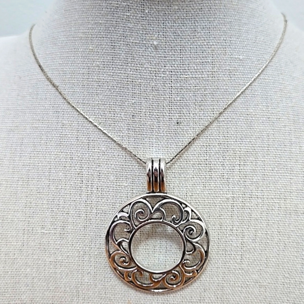 Premier Designs Pendant Necklace